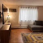 Lovely Two Bedroom, Minutes Away From Downtown