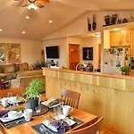 11Th Avenue Bed And Breakfast