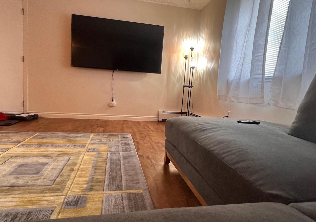 Lovely Two Bedroom, Minutes Away From Downtown * Anchorage