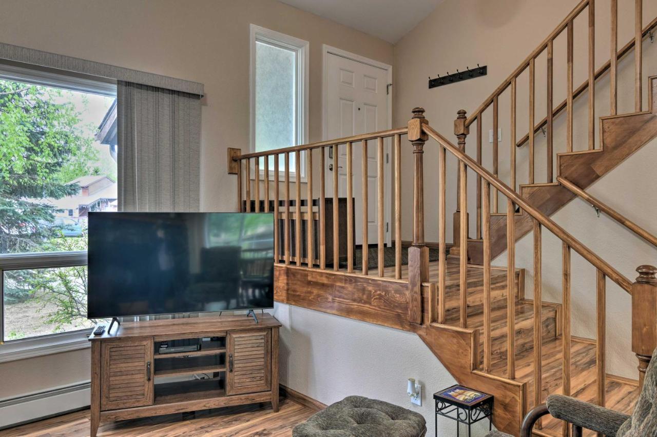 Pet Friendly Retreat With Deck And Yard