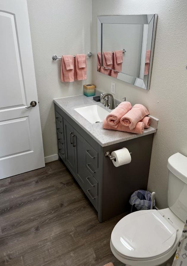 Apartment Midtown Apartment- Wyoming 1