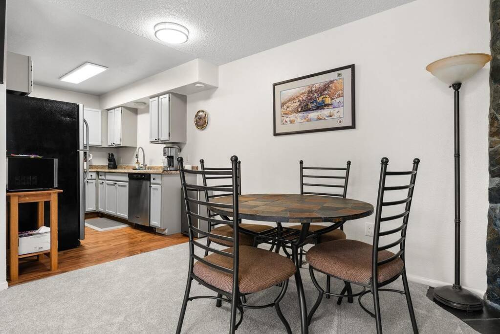 Apartment Moose Meadows- Near The Airport, Centrally Located