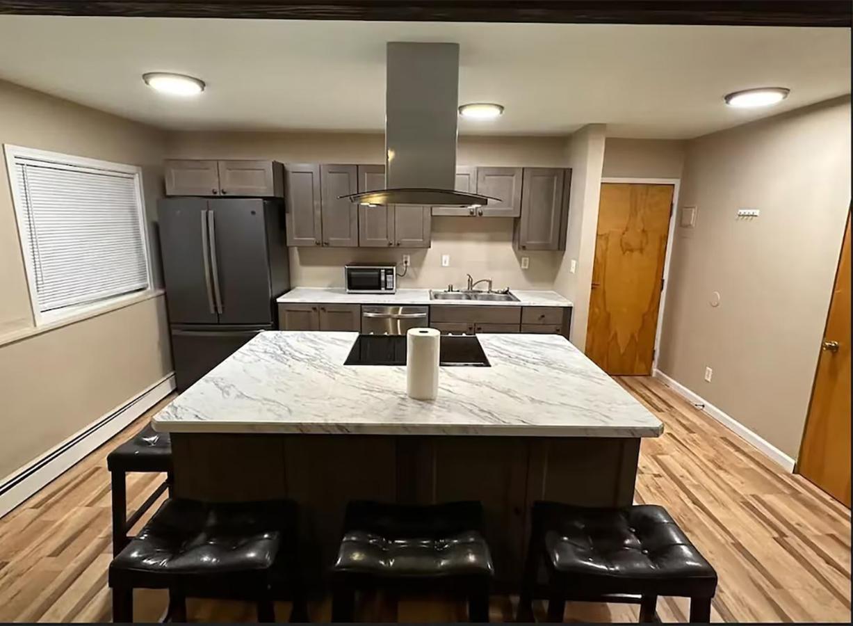 Centrally Located 2br Spacious High-speed Internet