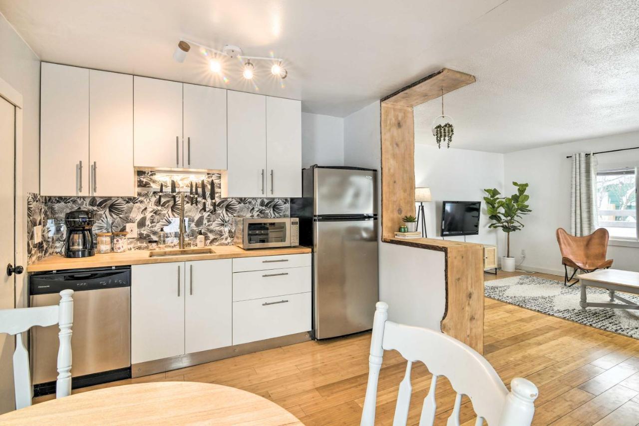 Home, Minutes From Downtown! Holiday home Anchorage