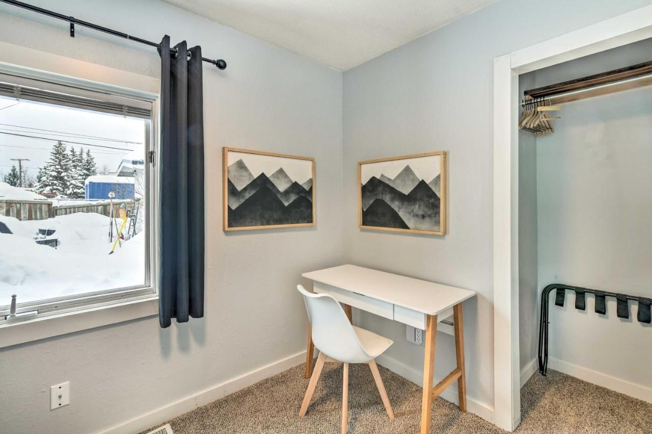 Holiday home Home, Minutes From Downtown! *