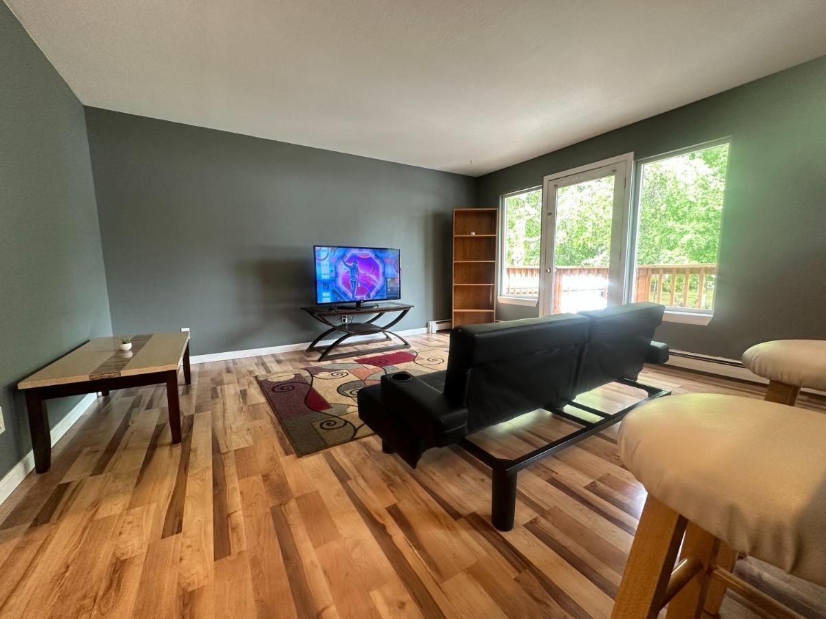 Newly Renovated Centrally Located 2br Balcony Apartment