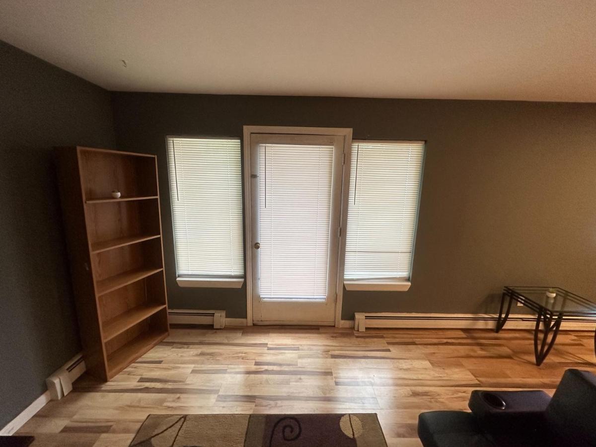 Apartment Newly Renovated Centrally Located 2br Balcony