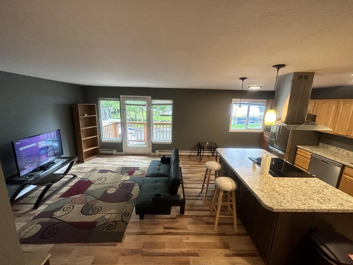 Apartment Newly Renovated Centrally Located 2br Balcony