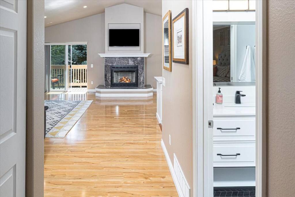 Contemporary Turnagain Townhome Holiday home *