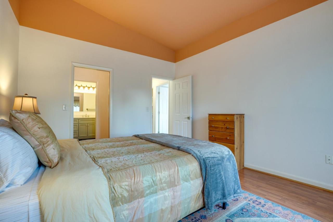 Holiday home Pet-friendly - 8 Mi To Downtown!