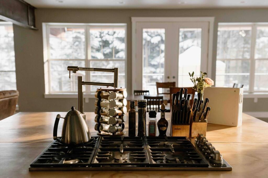 Villa Alyeska Views - 4 Bdr. 2.5 Bath