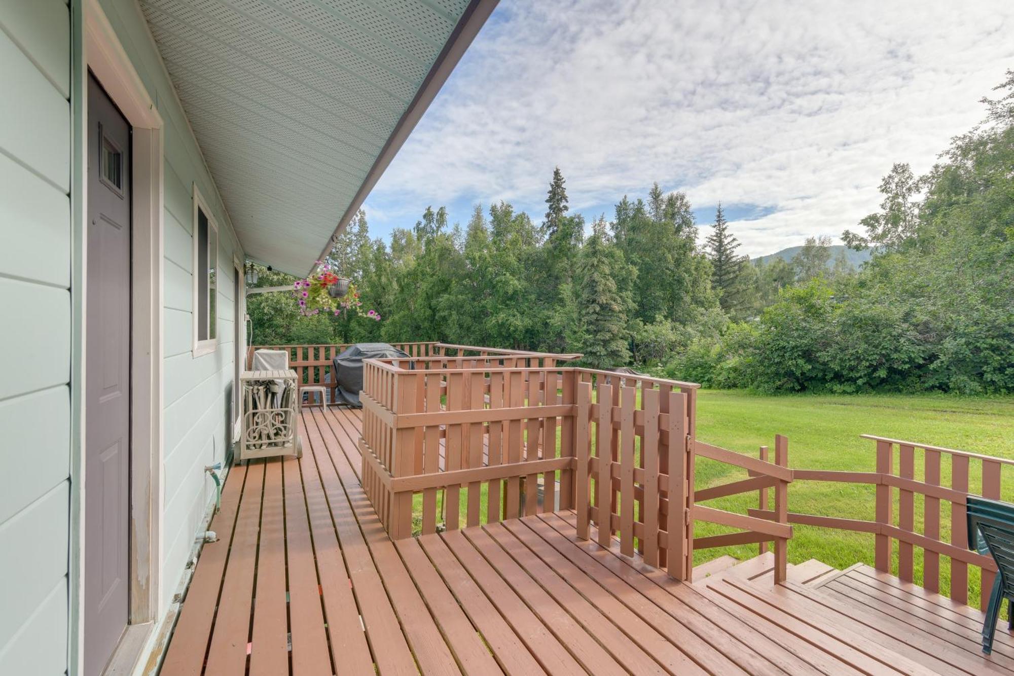 Apartment Cozy Vacation With Deck, Gas Grill *