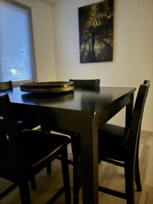 Beautiful Downtown 2 Apartment *