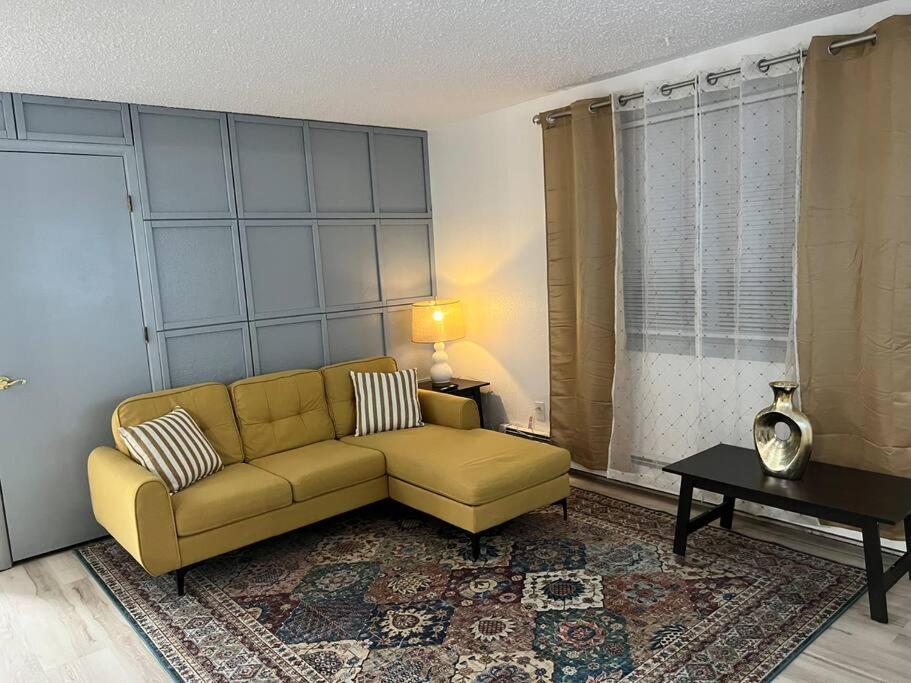 Beautiful Downtown 2 Apartment *