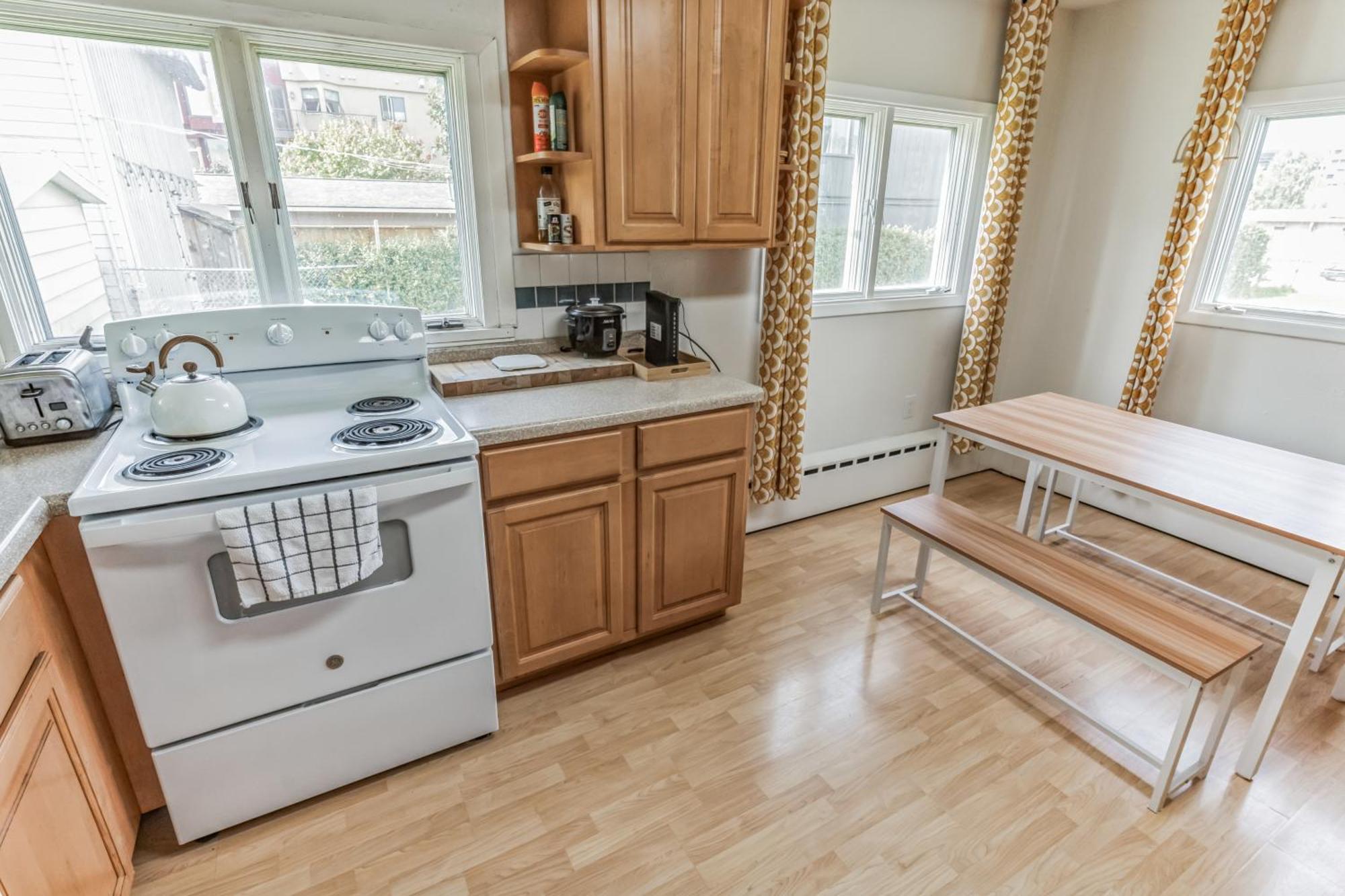Parkstrip Place, Pet Friendly Downtown * Anchorage