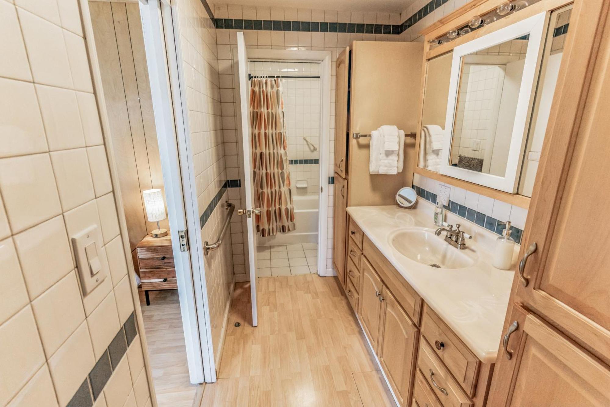 Parkstrip Place, Pet Friendly Downtown Anchorage