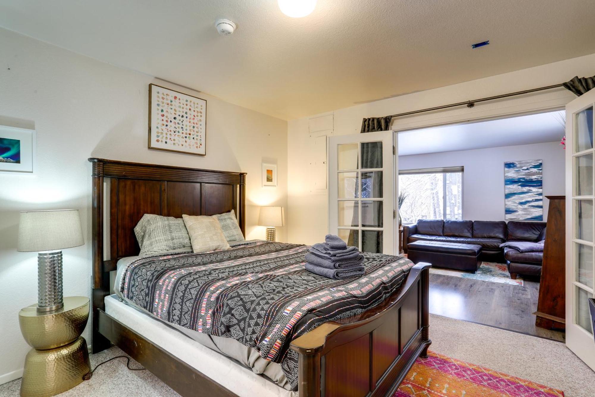Waterfront Apt, Walk To Town And Coastal Trail! *