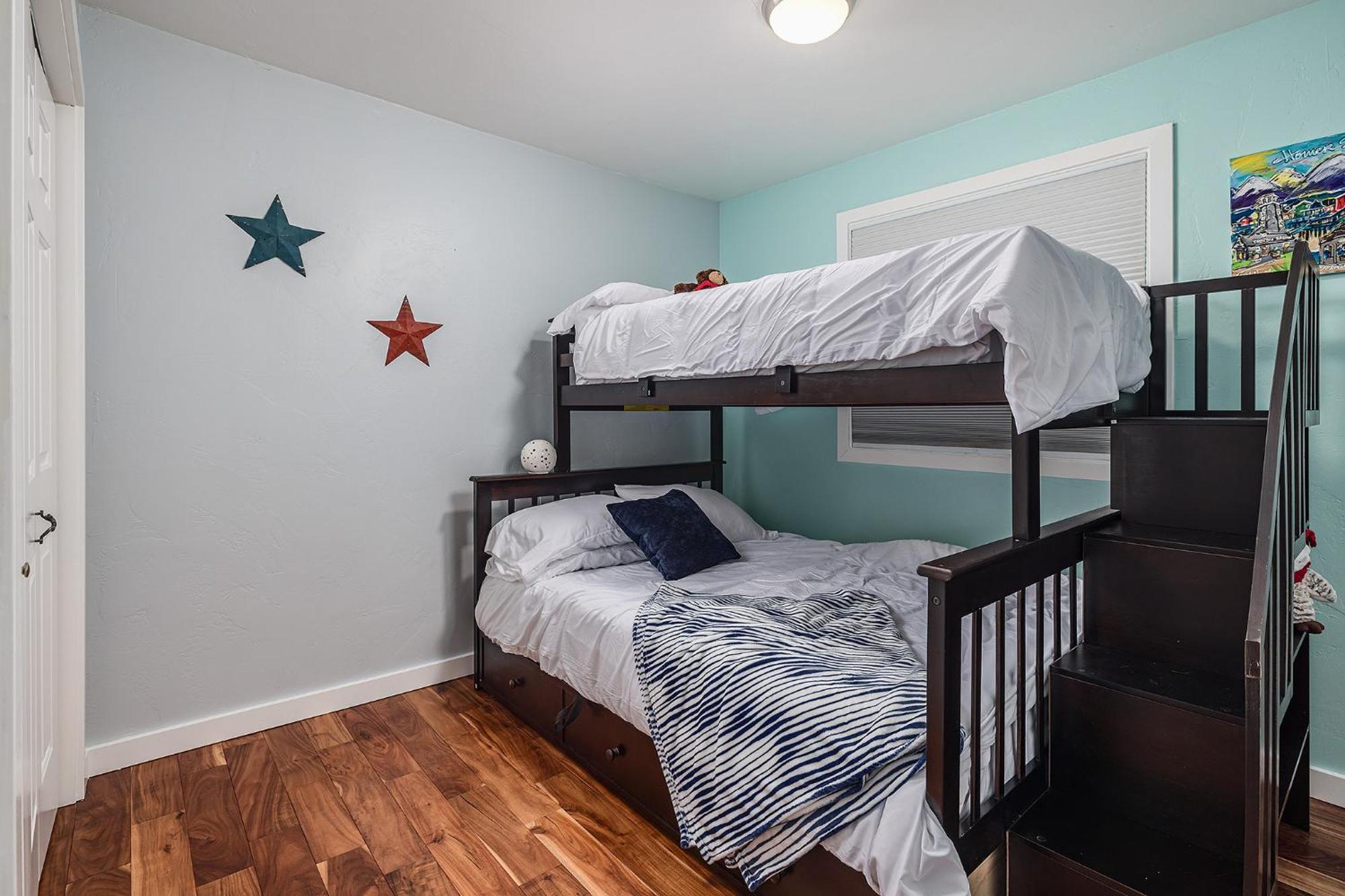 Cozy Stay, 3bdrm Near Airport Anchorage