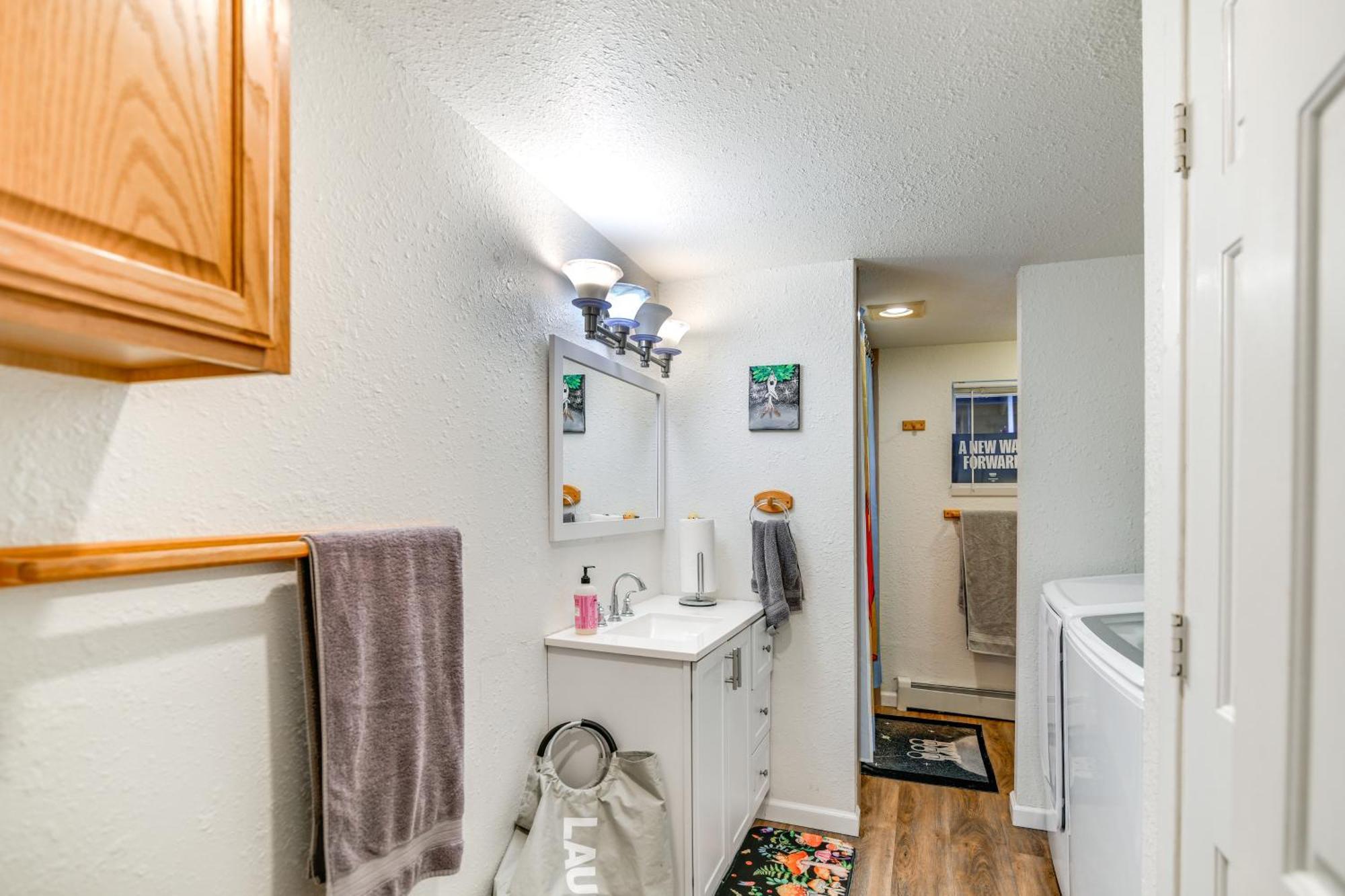 Alyeska With Patio, Ideal Location! *
