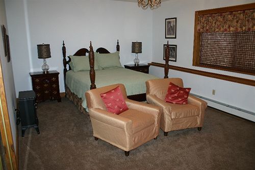 Maria's Creekside 3* Anchorage