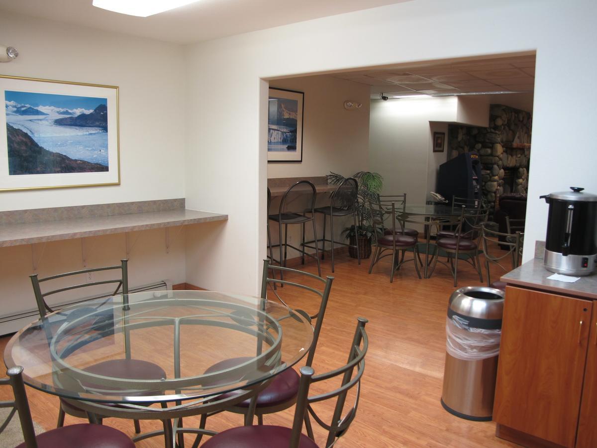 Eagle River Microtel 2*
