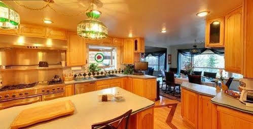 Bed & Breakfast Alaska House Of Jade