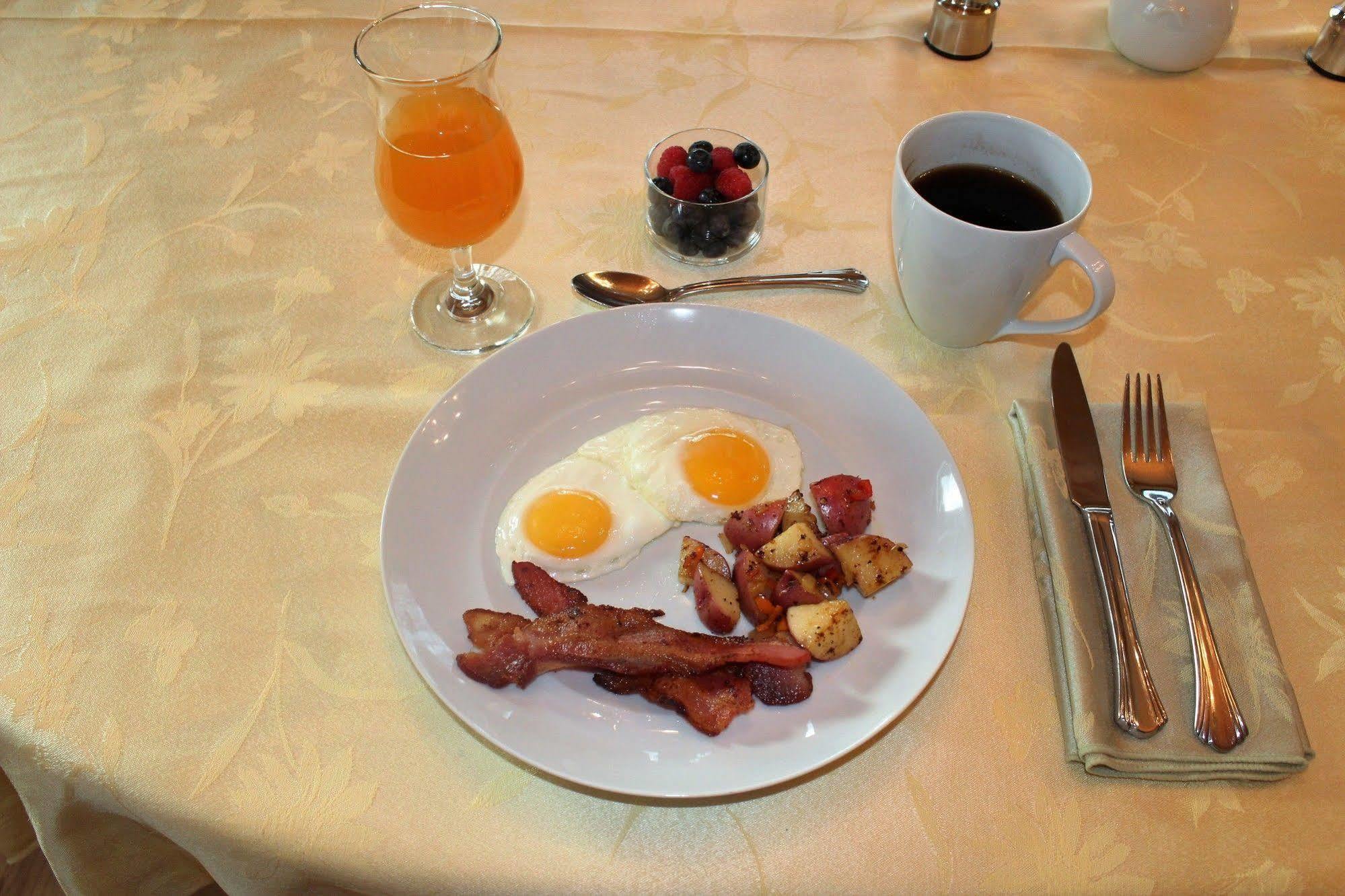 Maria's Creekside Bed & Breakfast 3*