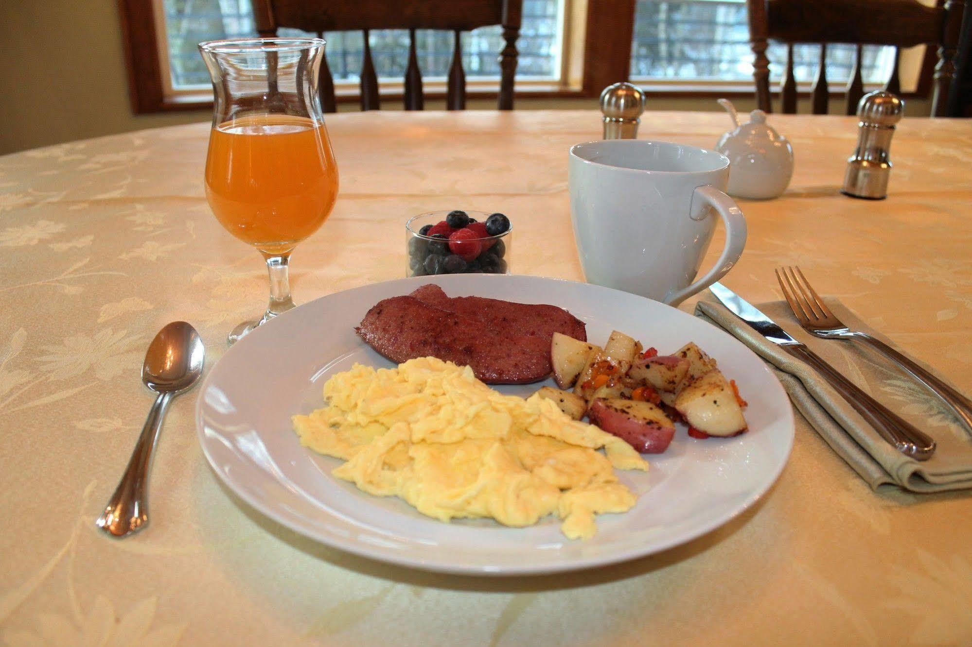 Maria's Creekside 3* Anchorage