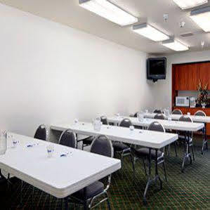 Eagle River Microtel 2* Anchorage