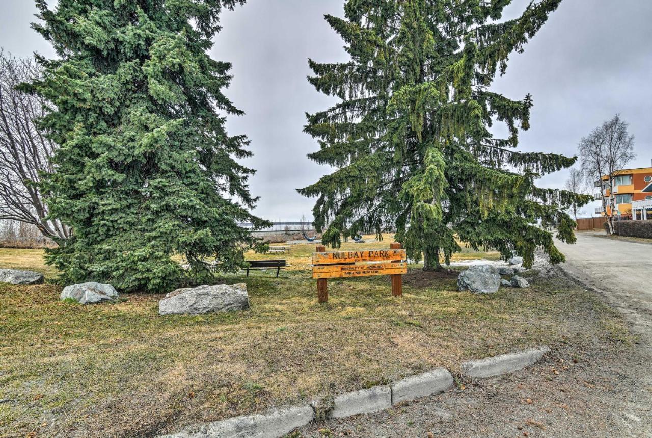 - Walk To Downtown And Coast Trail! *
