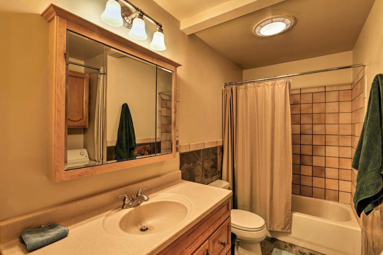 Condo, Walk To Town And Coast! Anchorage