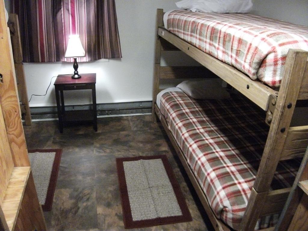 Hostel Bent Prop And Of Alaska - Midtown *