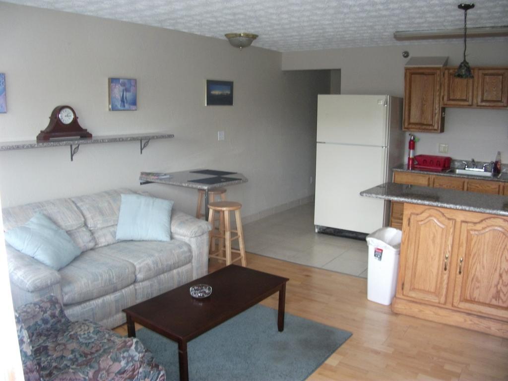 Hostel Bent Prop And Of Alaska - Midtown *