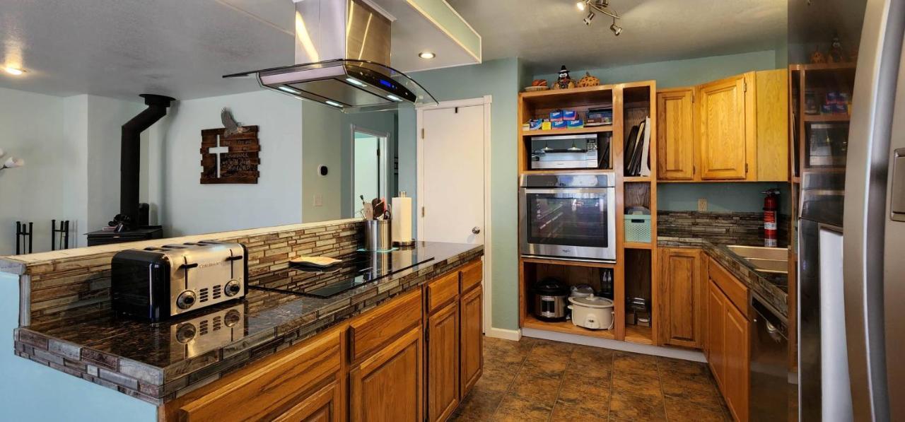 Trinity Escapes - Two Bedroom Two Bathroom Full Near Airport * Anchorage