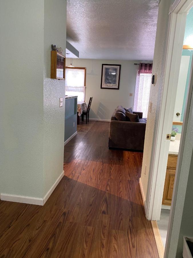 Trinity Escapes - Two Bedroom Two Bathroom Full Near Airport Anchorage