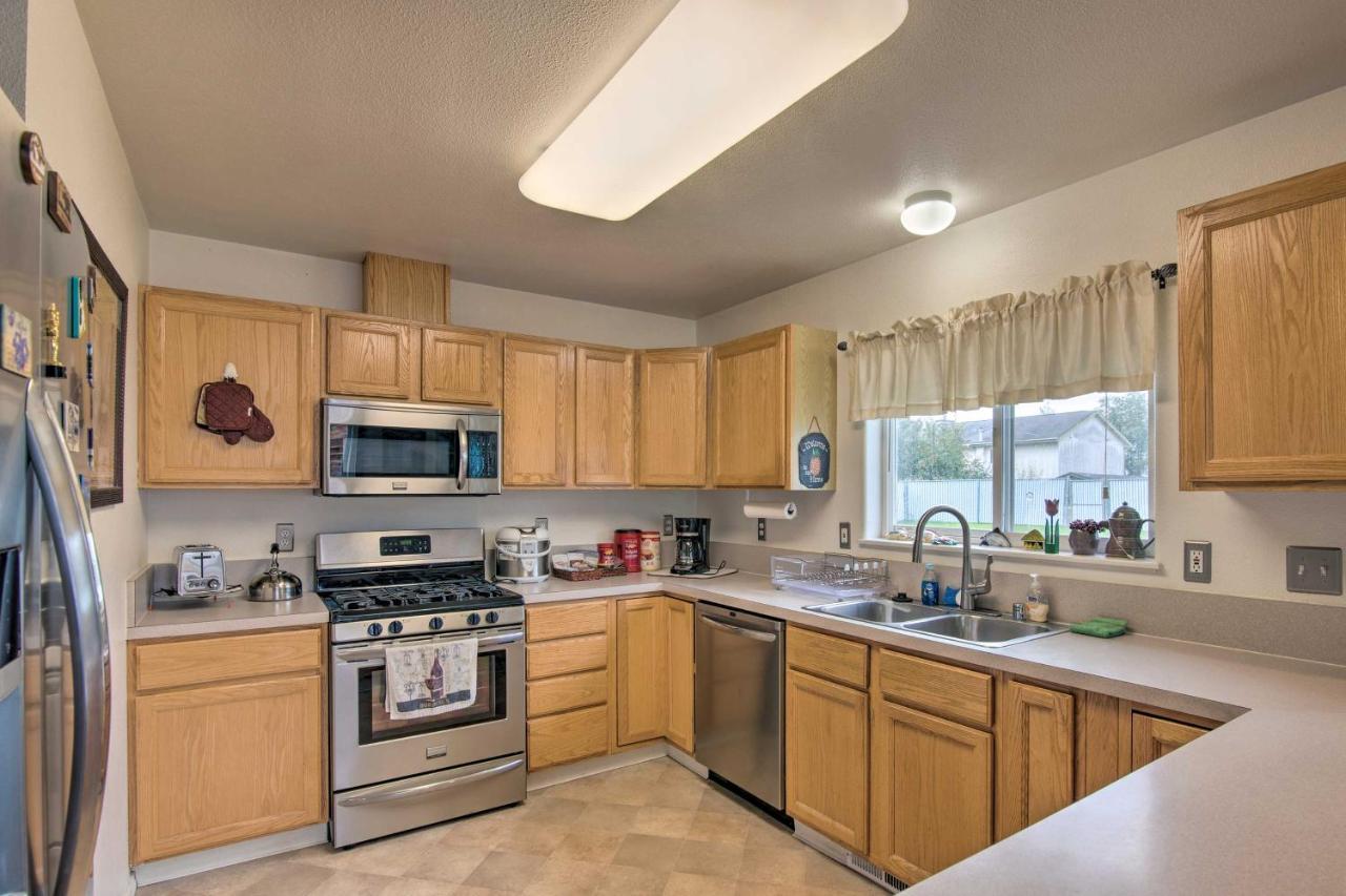 Quaint Ranch With Yard In Midtown Anchorage! * Anchorage
