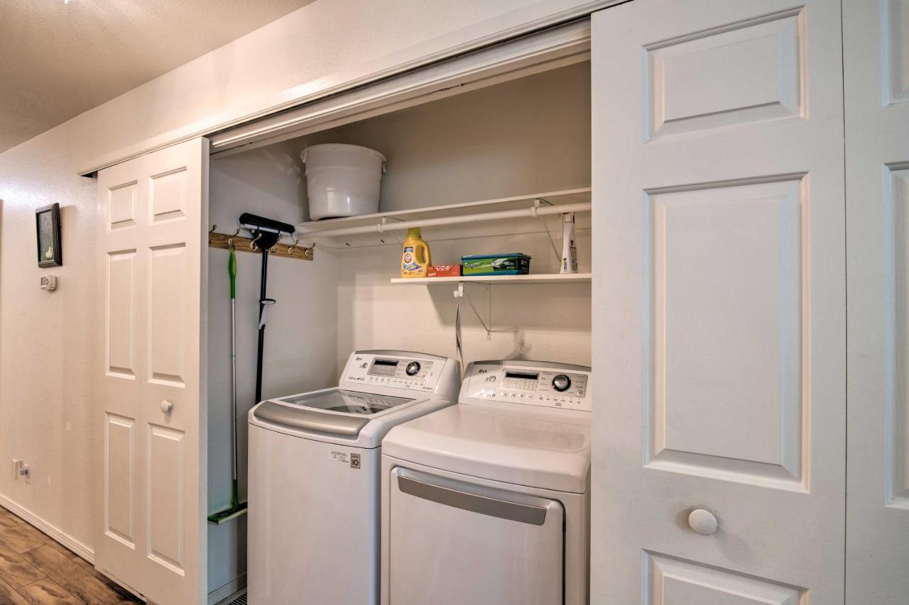 Quaint Ranch With Yard In Midtown Anchorage! *